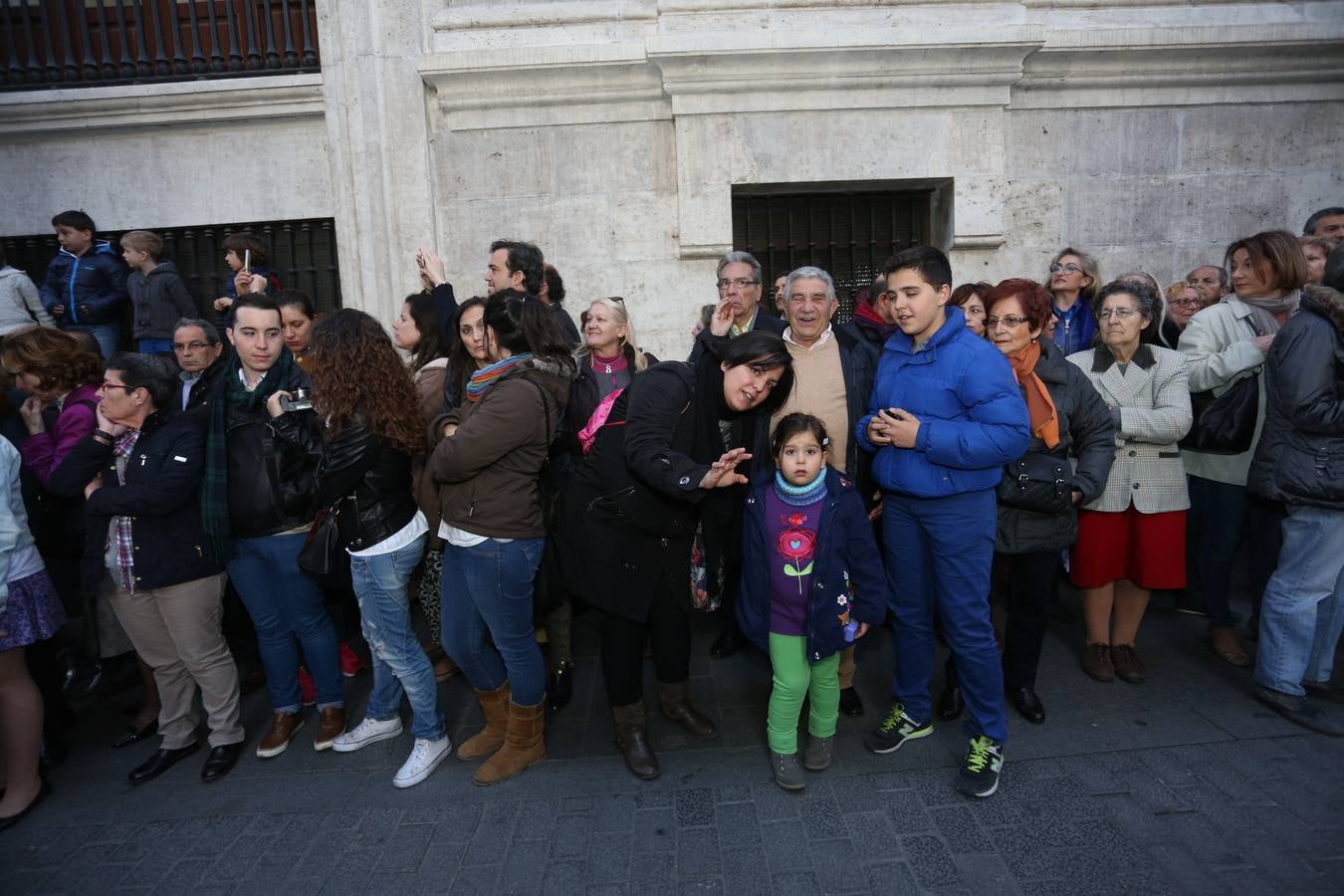 Si estuviste en el Vía Crucis Procesional, búscate en las fotos (2/2)