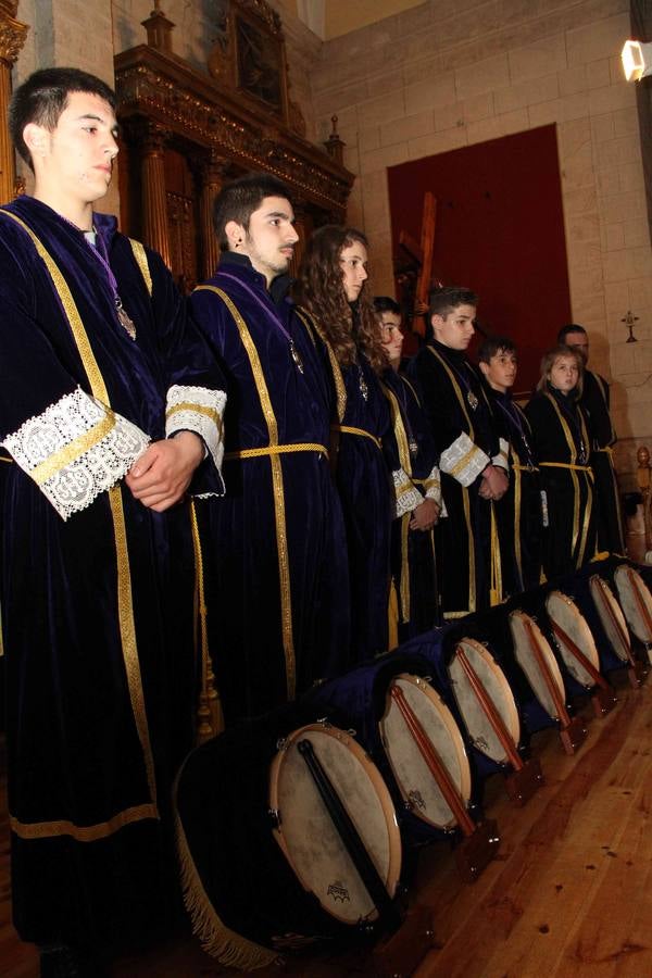 Vía Crucis y besapié al Nazareno en Peñafiel (Valladolid)