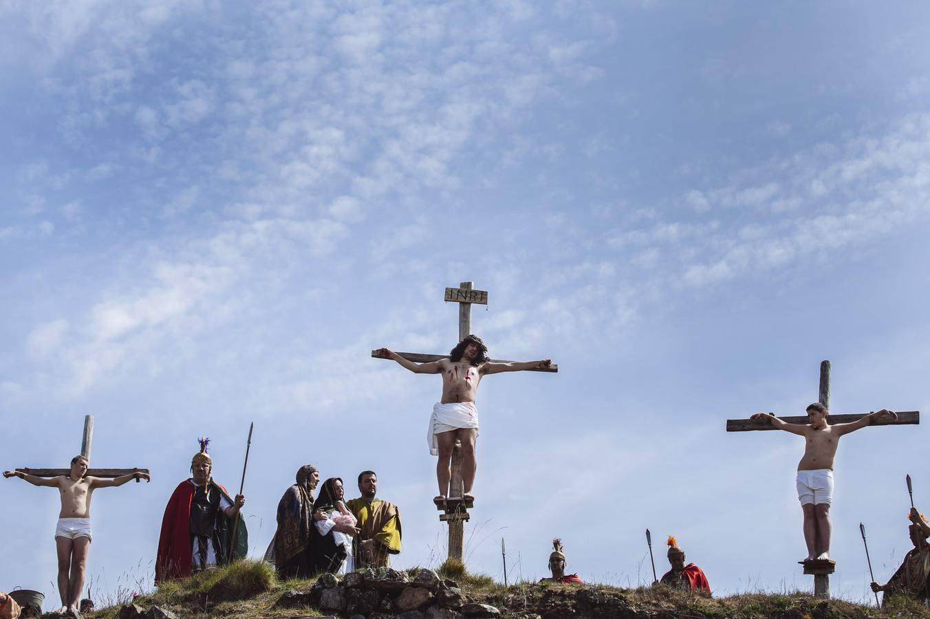 Los vecinos de Serradilla del Arroyo (Salamanca) escenifican &#039;La Pasión de Cristo&#039;