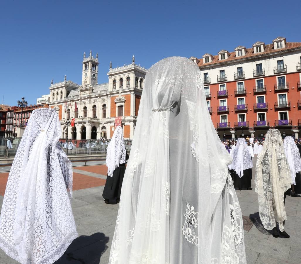 Encuentro entre el Cristo Resucitado y la Vírgen de la Alegria en Valladolid