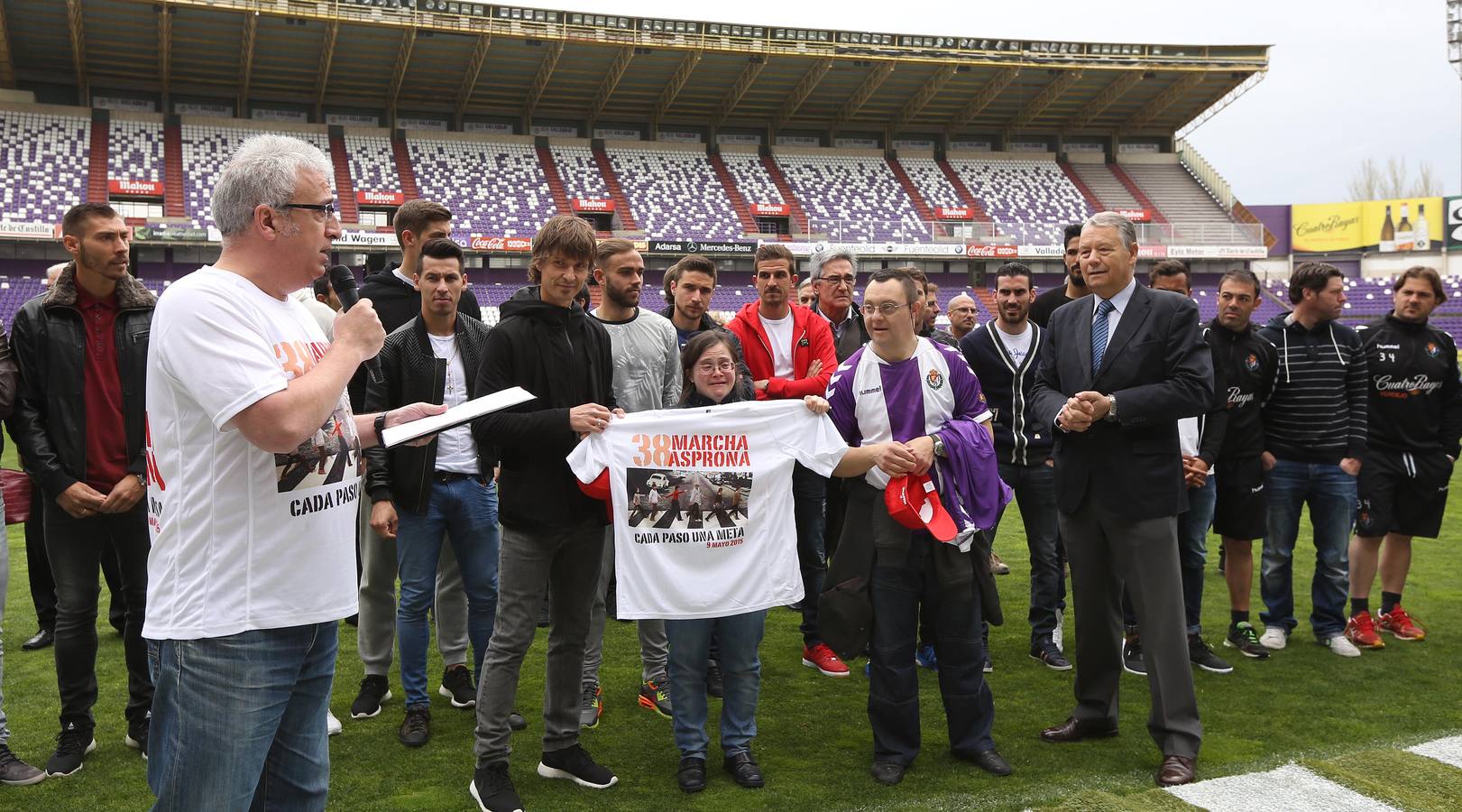 Presentación de la 38 Marcha Asprona en el estadio José Zorrilla