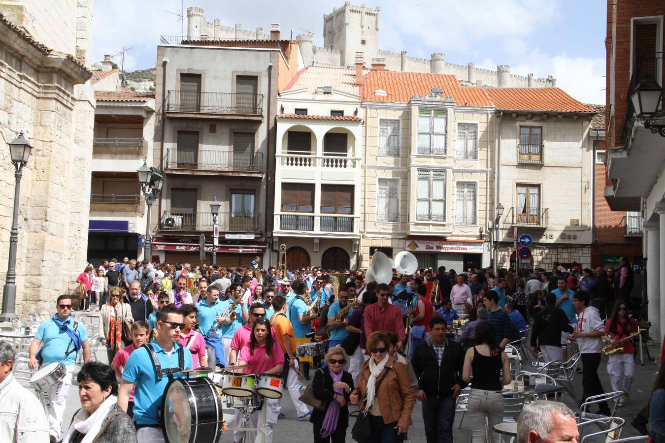 El chúndara pone el broche de oro a la XIII Concentración de Charangas de Peñafiel