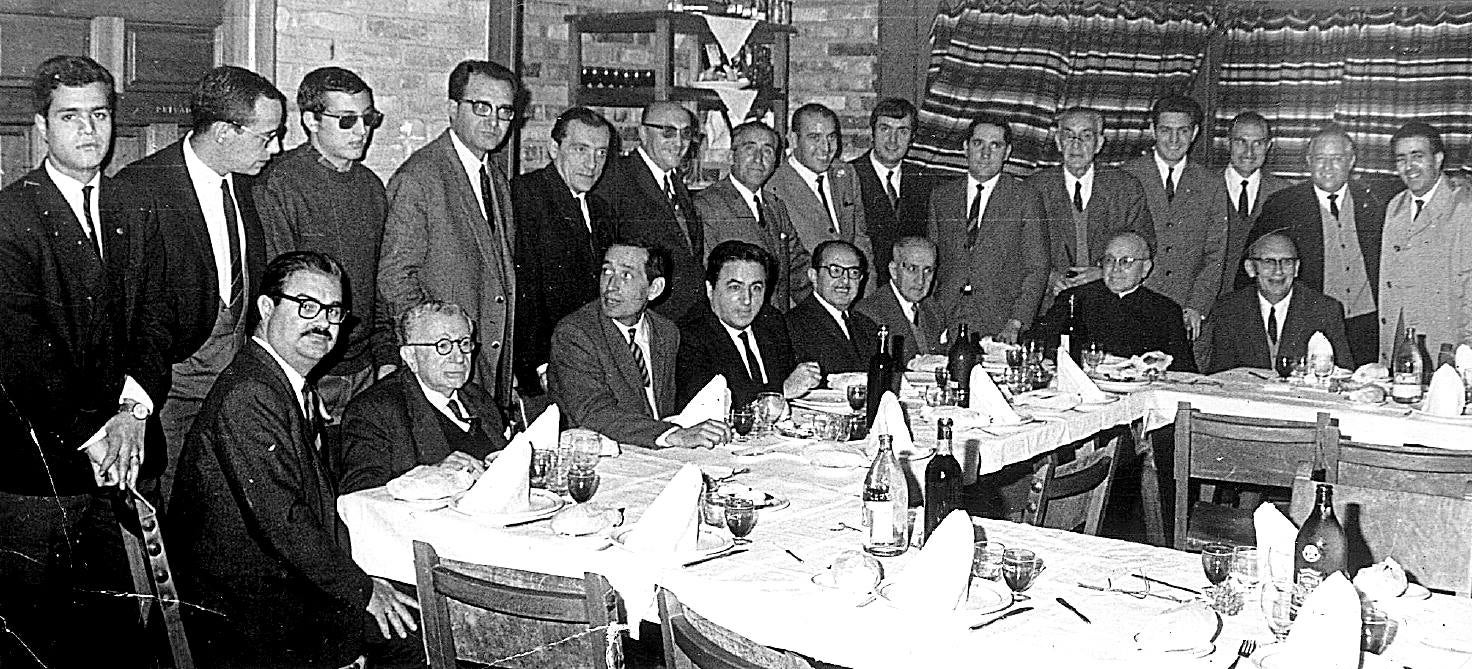 Mudanza en la redacción de El Norte de Castilla. Sanz de la Rica, tercero por la derecha, de pie.