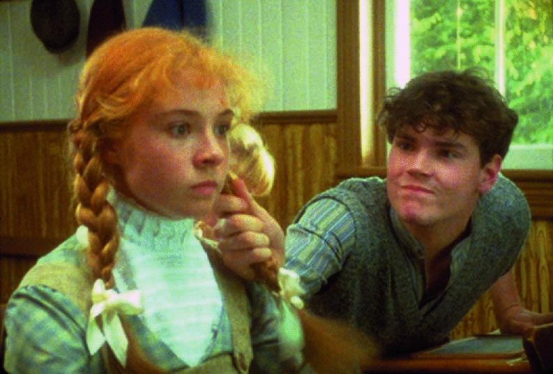 Una de las muchas peleas entre Gilbert y Anne.