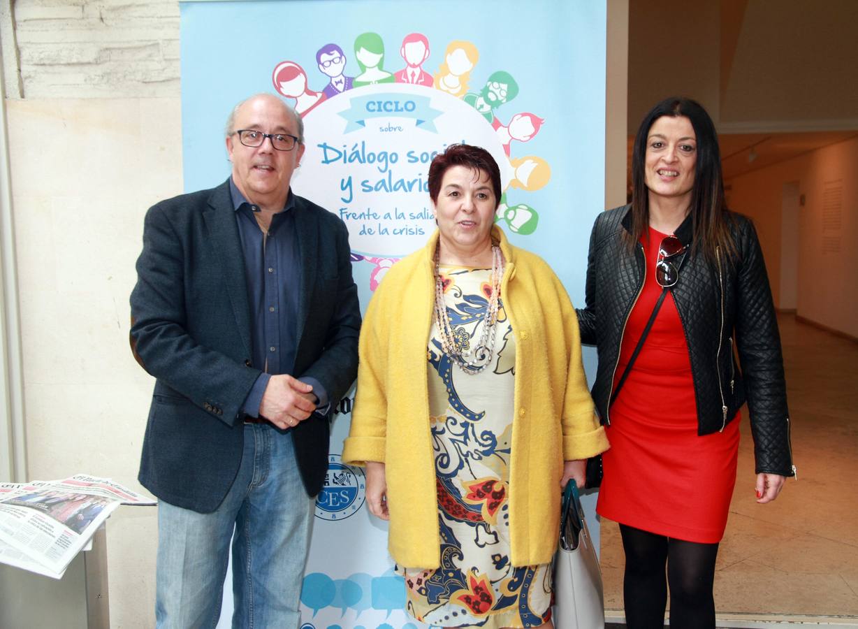 El concejal del PSOE Alfonso Reguera, la alcaldesa Clara Luquero y la jefa de contenidos de El Norte en Segovia, Ana Nuin.