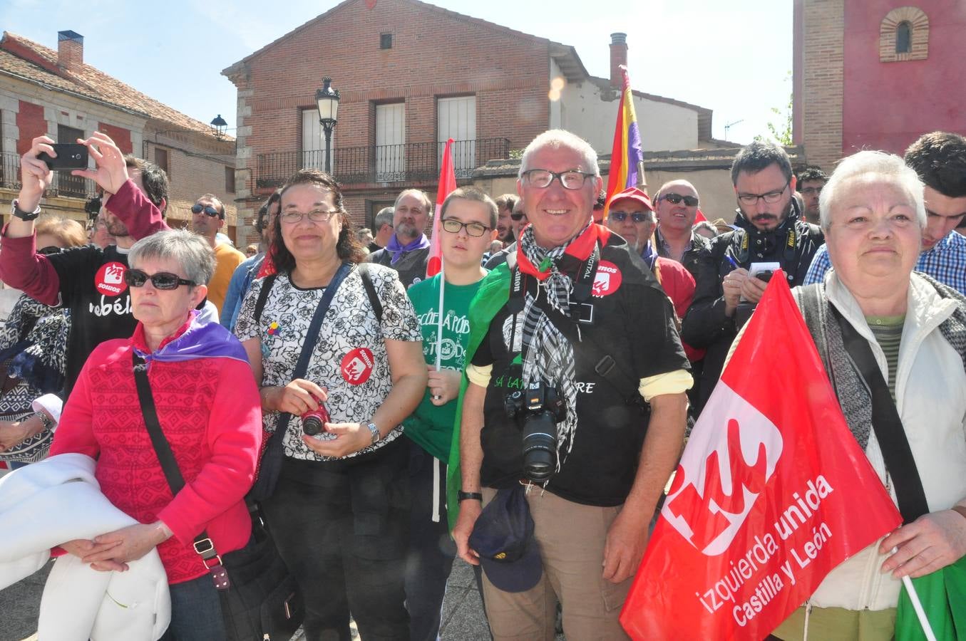 Gran ambiente en Villalar en la celebración del Día de la Comunidad (1/3)