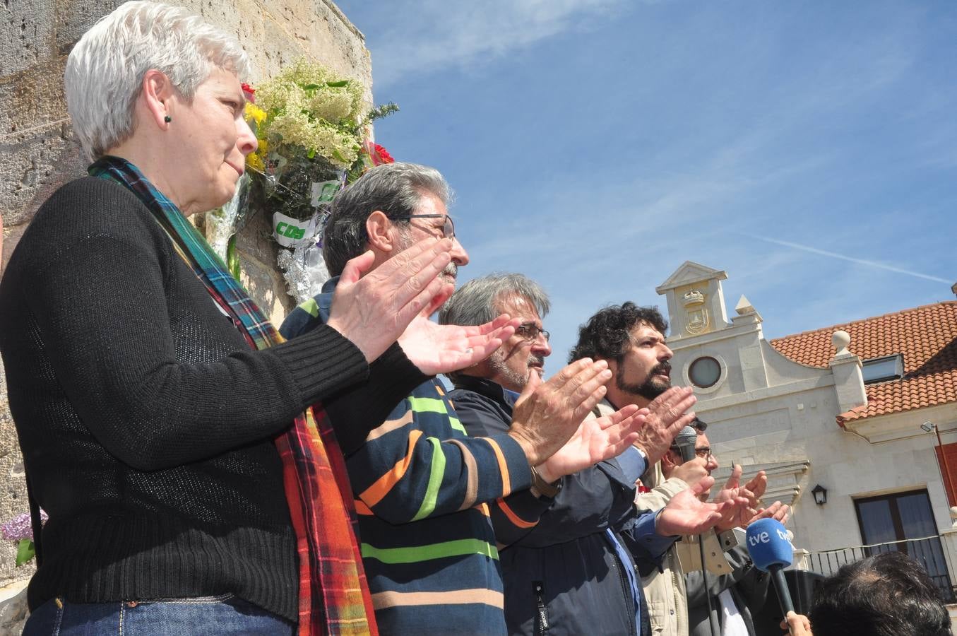 Gran ambiente en Villalar en la celebración del Día de la Comunidad (1/3)