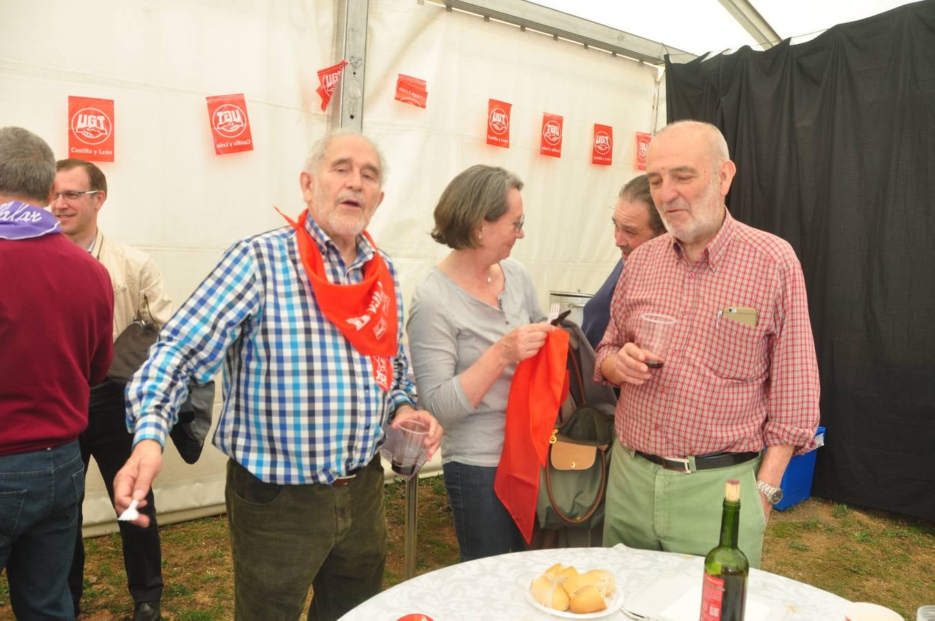 Gran ambiente en Villalar en la celebración del Día de la Comunidad (2/3)