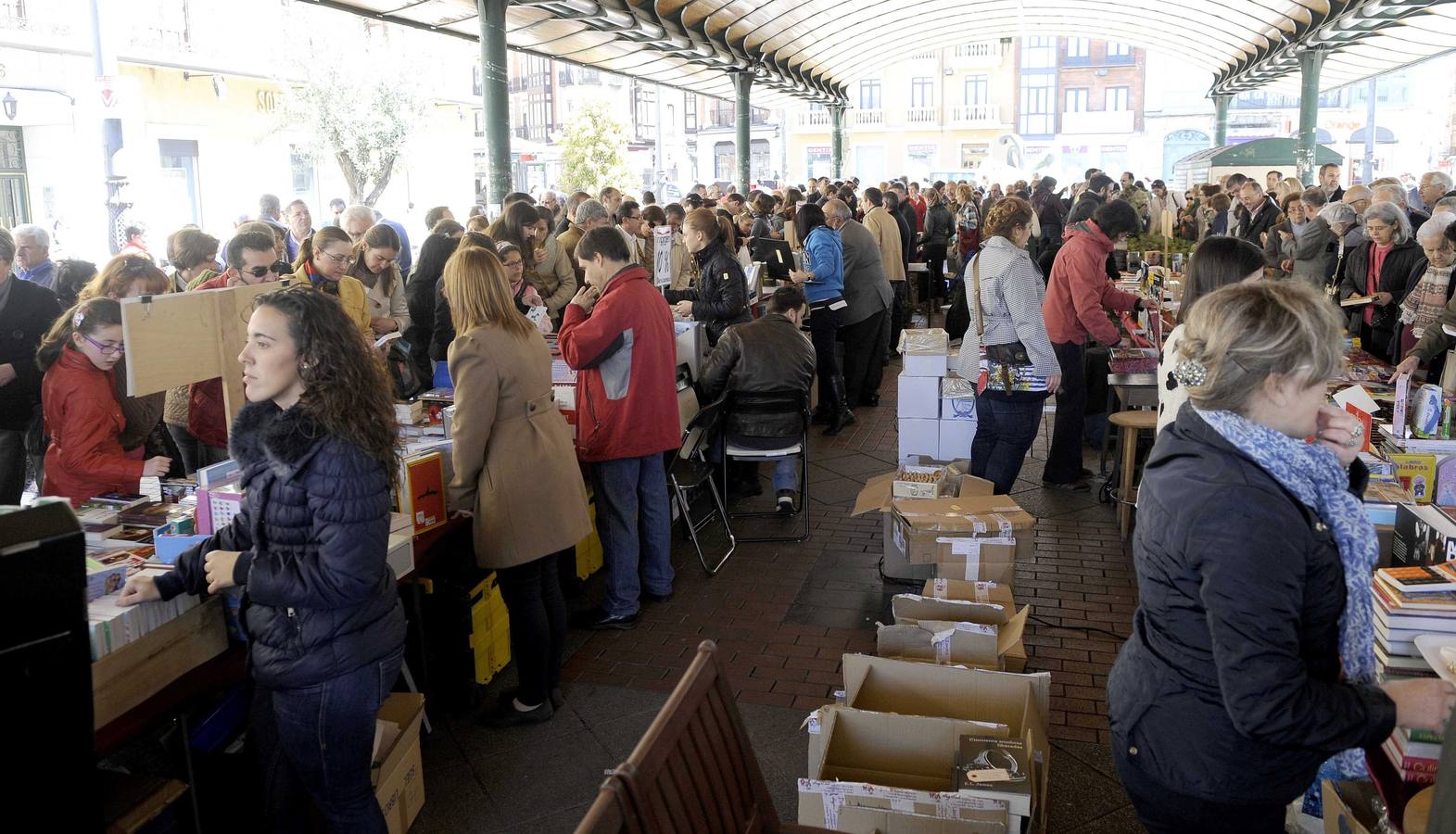 Día del Libro en la Plaza España de Valladolid