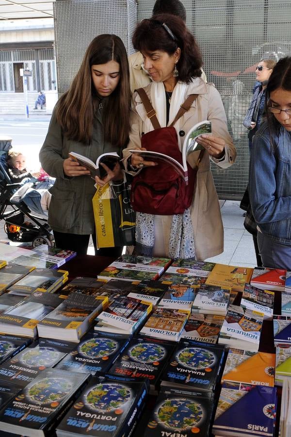 Día del Libro en la Plaza España de Valladolid