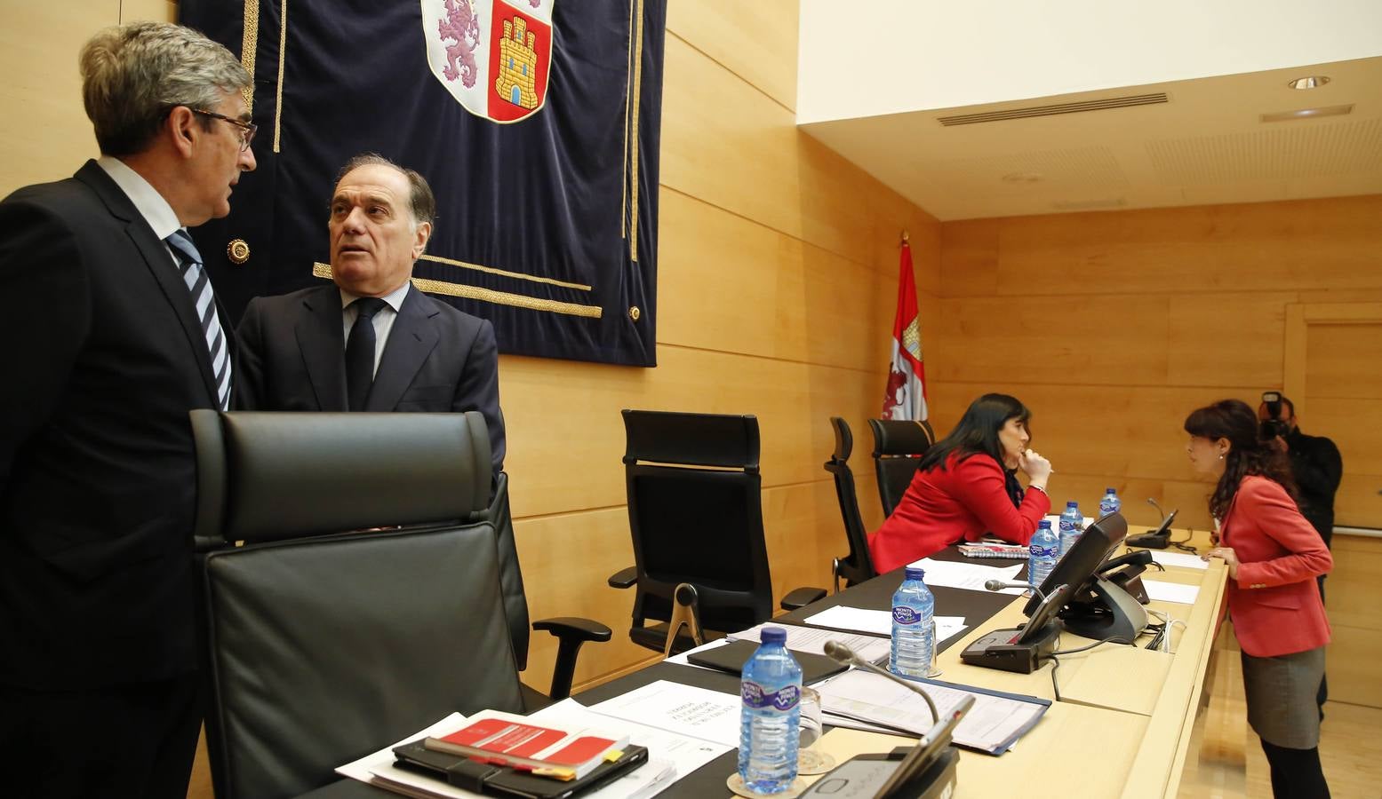 Comparecencia deTomás Villanueva ante la Diputación Permanente de las Cortes