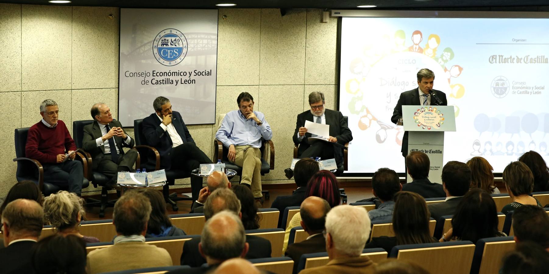 Cuarta y última sesión del ciclo &#039;Diálogo Social y salarios en la salida de la crisis&#039; celebrada en Valladolid