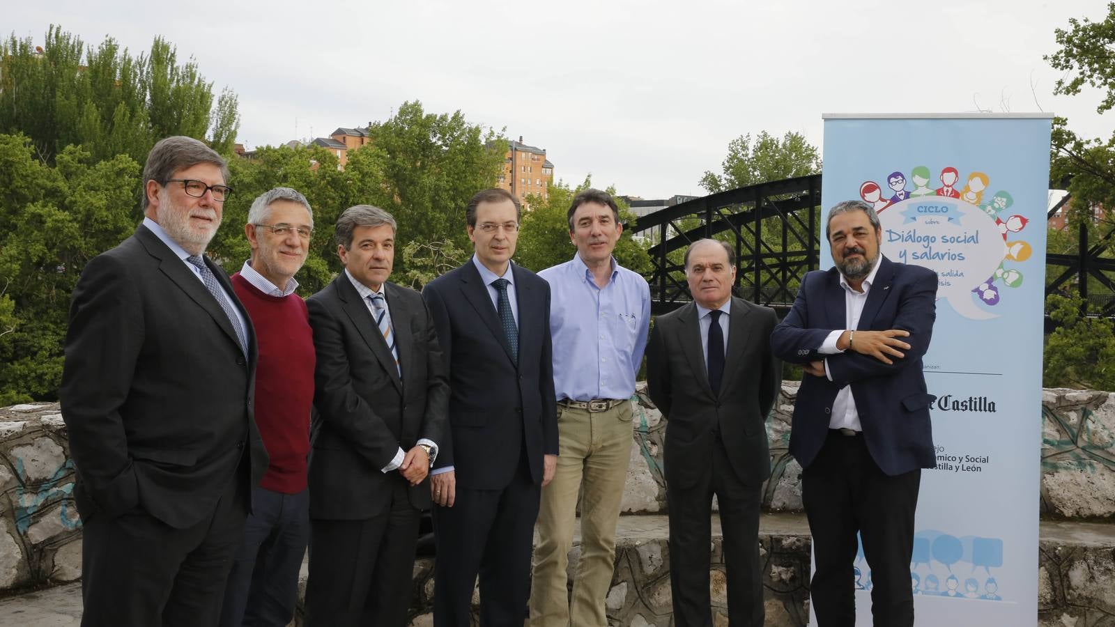 Santiago Aparicio (Cecale), Agustín Prieto (UGT), Ángel de las Heras (El Norte), Germán Barrios (CES), Ángel Hernández (CC OO), Tomás Villanueva (Junta) y Carlos Aganzo (El Norte de Castilla).