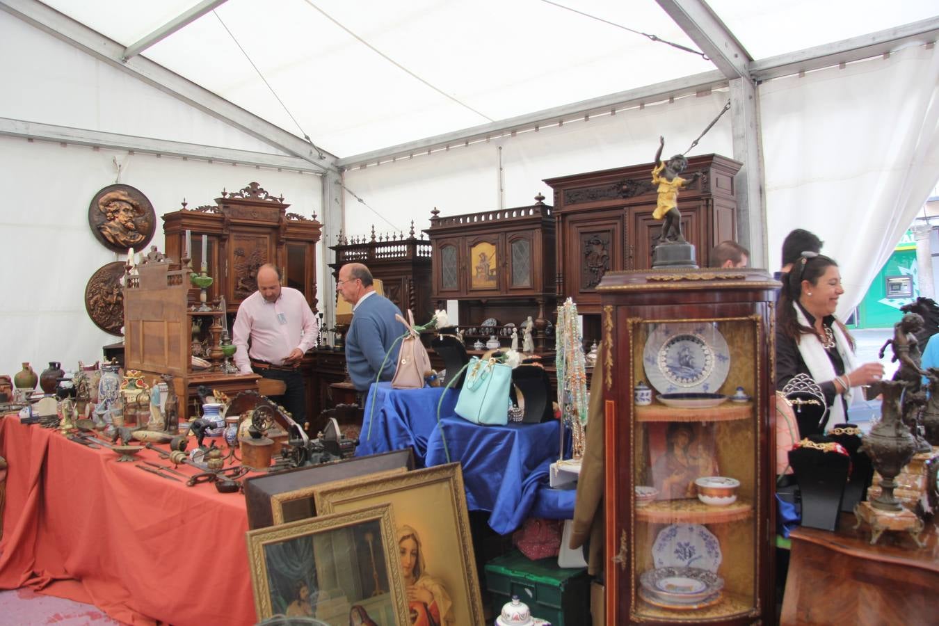 Inauguración de la Feria de Antigüedades en Arévalo