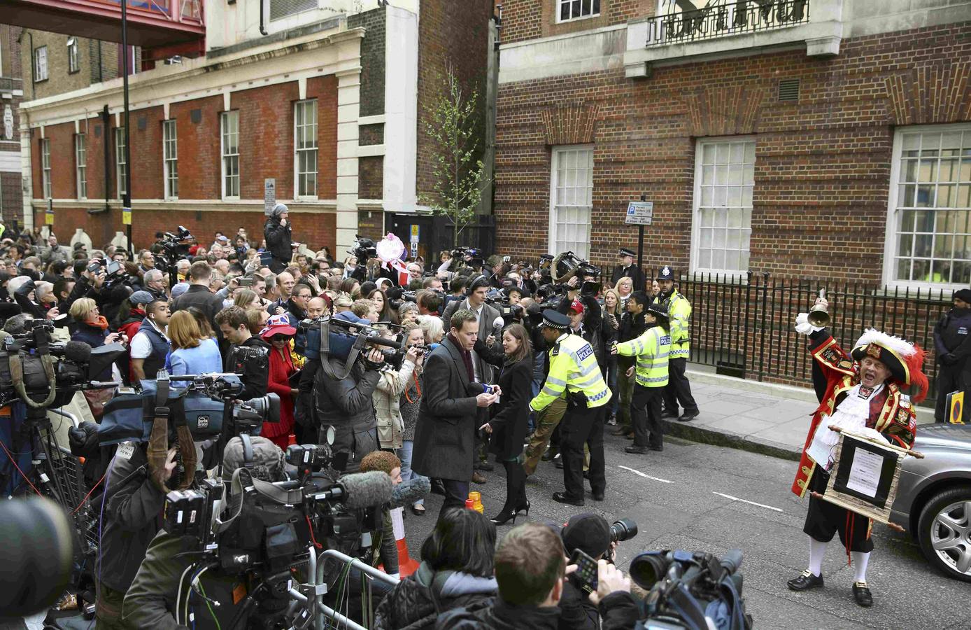 Júbilo por el nacimiento de la hija de los duques de Cambridge