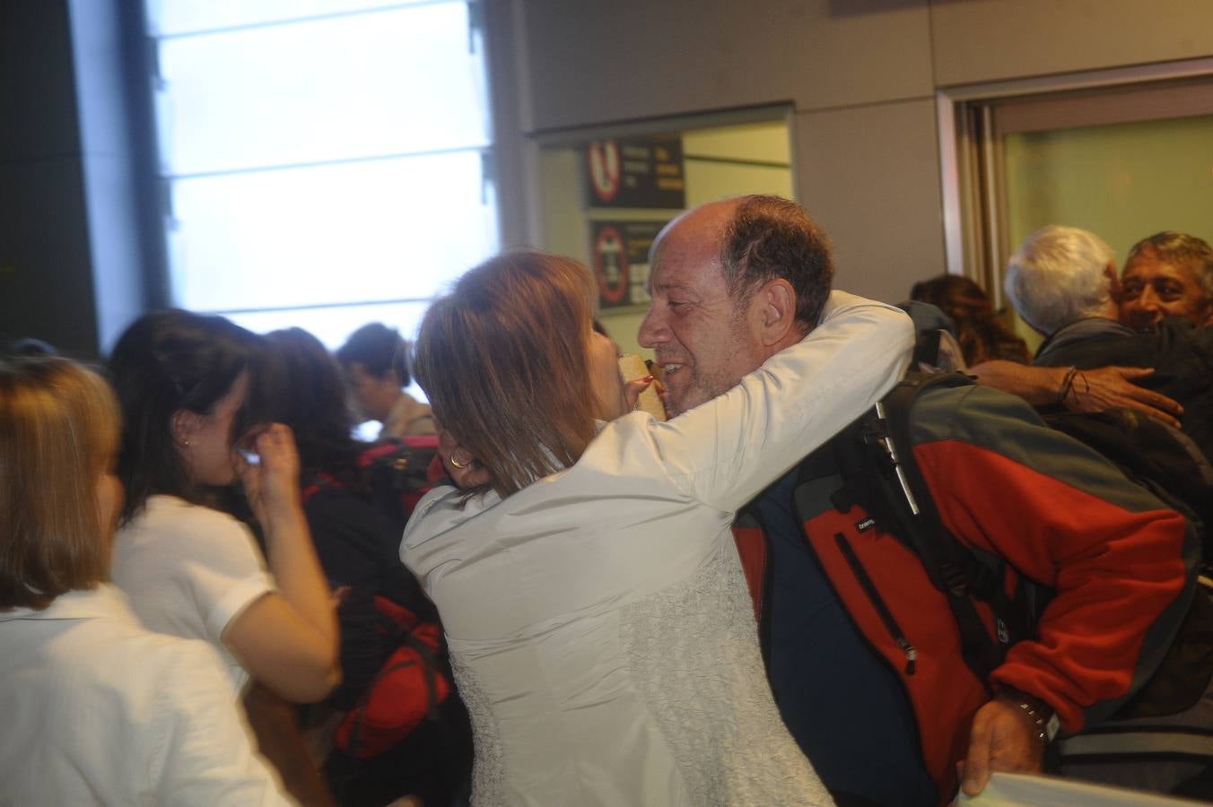 Los senderistas castellanos y leoneses que estaban en Nepal llegan a Barajas