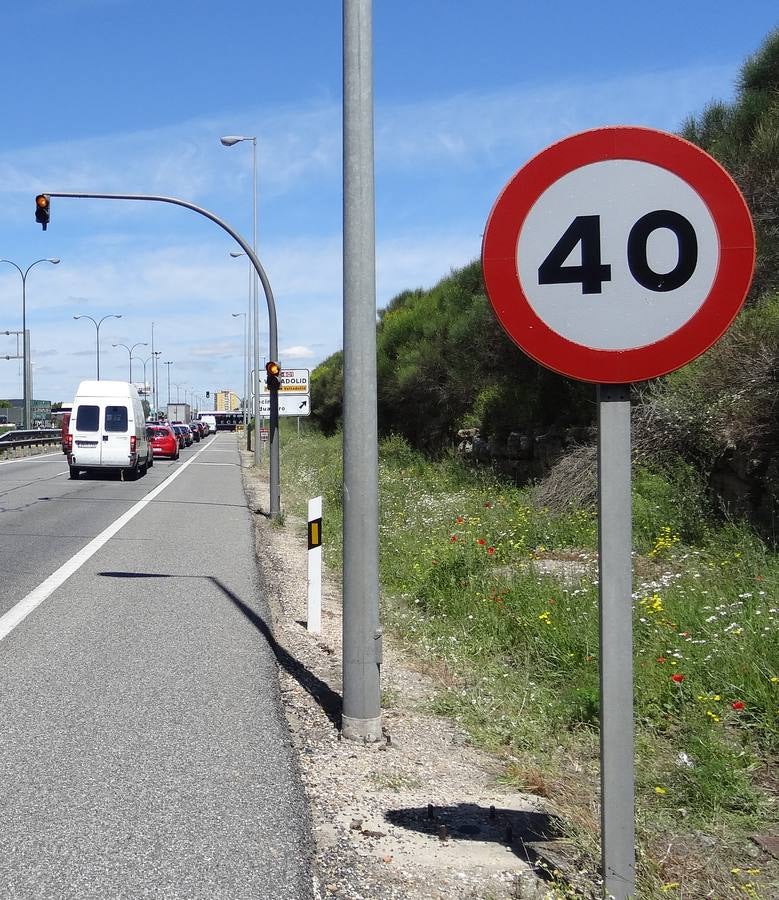 Límite de velocidad a 40 kilómetros.