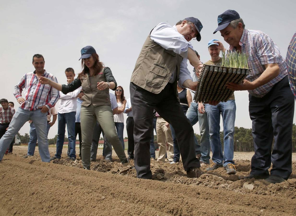 El candidato del PP a la Presidencia de la Junta de Castilla y León visita la provincia de Segovia