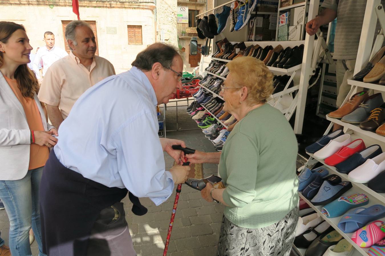 El candidato del PP a la Presidencia de la Junta de Castilla y León visita la provincia de Segovia