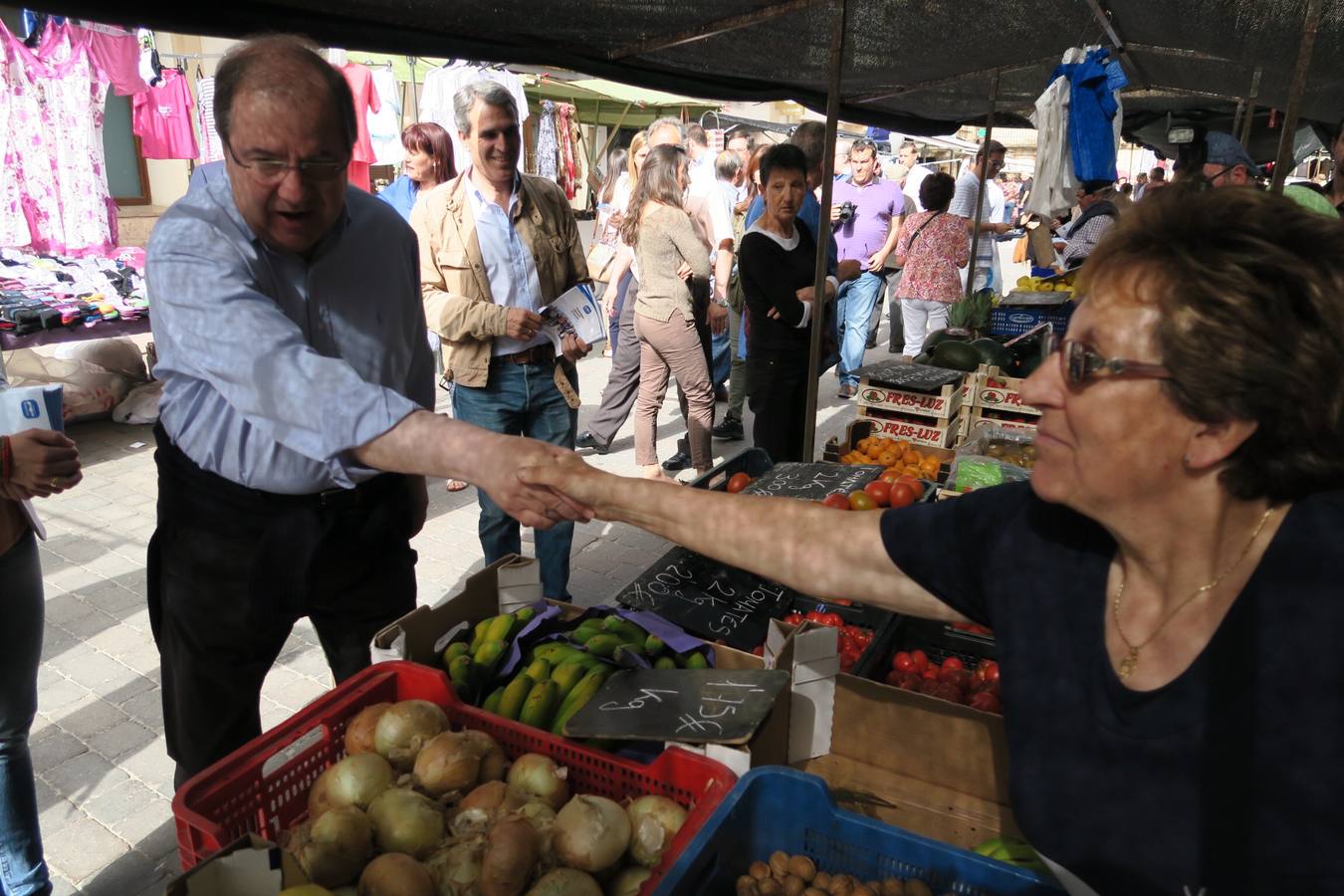 El candidato del PP a la Presidencia de la Junta de Castilla y León visita la provincia de Segovia