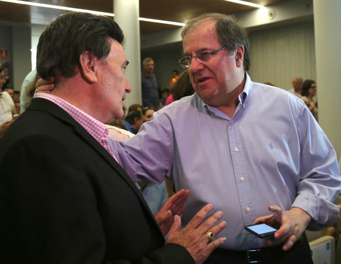 El candidato del PP a la Presidencia de la Junta de Castilla y León visita la provincia de Segovia