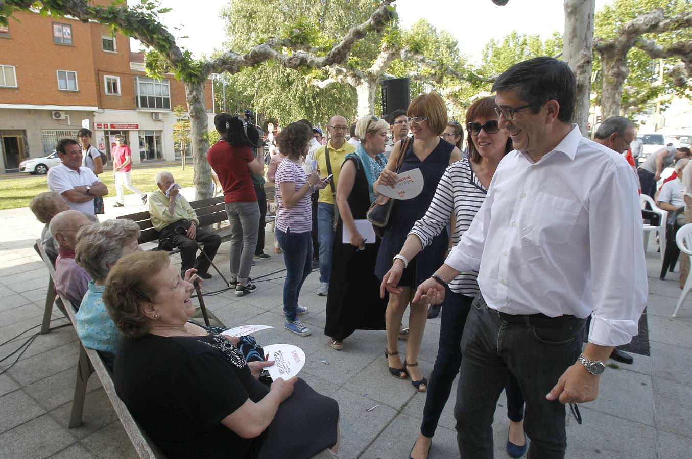 Luis Tudanca visita Venta de Baños (Palencia) para apoyar la candidatura de Rosa Juanes a la alcaldía
