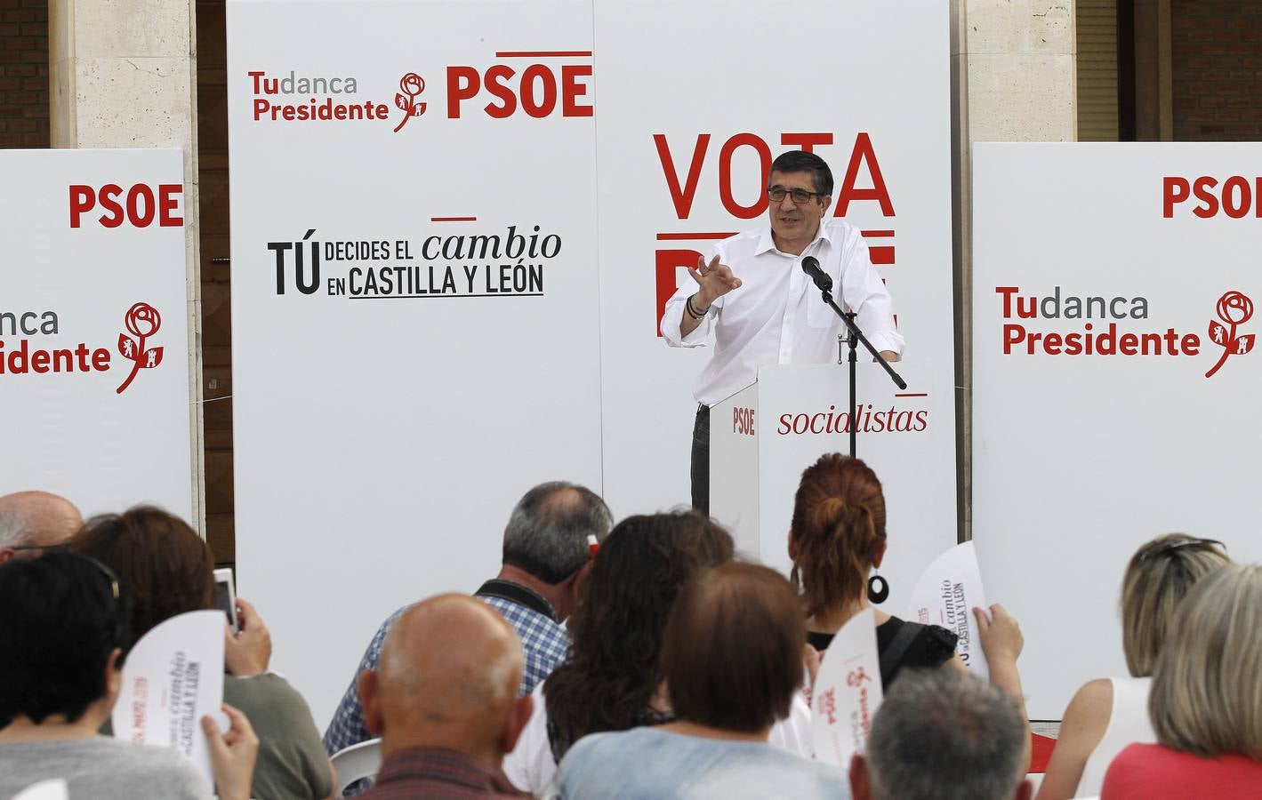 Luis Tudanca visita Venta de Baños (Palencia) para apoyar la candidatura de Rosa Juanes a la alcaldía