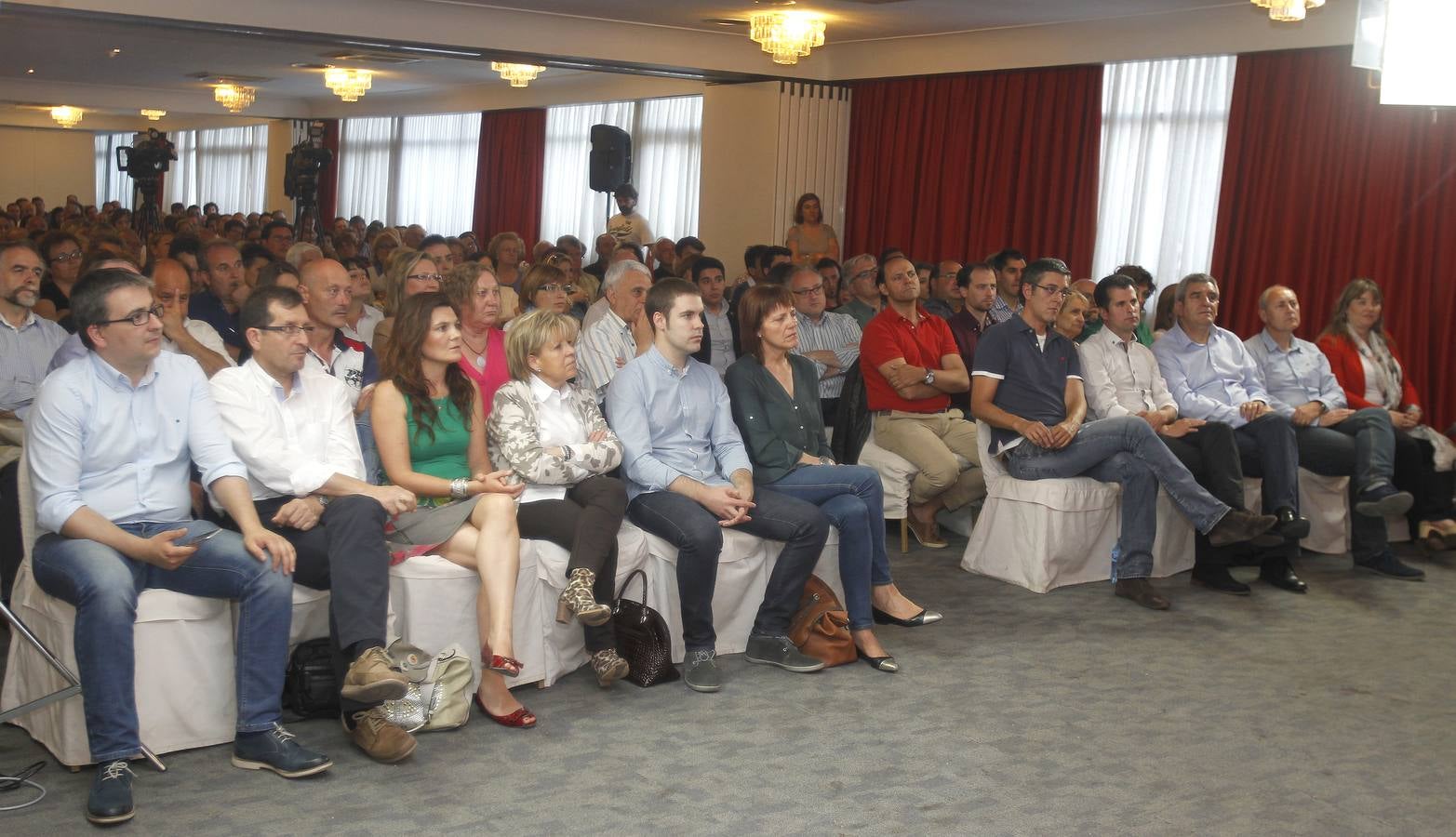 Miriam Andrés recurre a Eduardo Madina para reactivar la ilusión de los socialistas palentinos