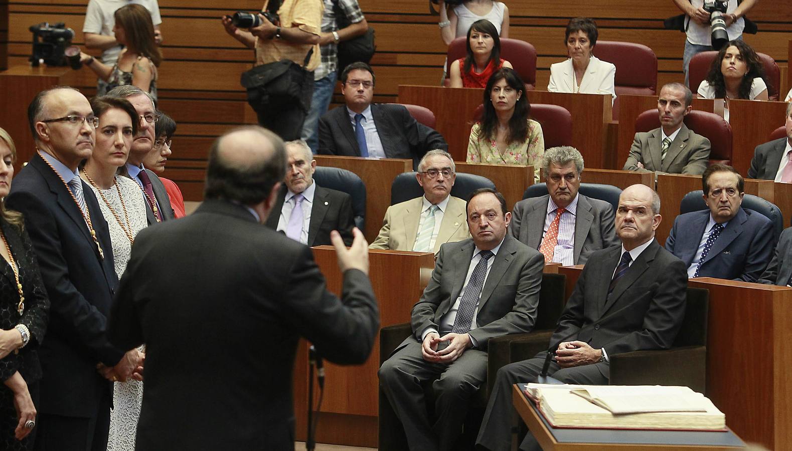 Juan Vicente Herrera, en su discurso, ante el vicepresidente Chaves, su homólogo de La Rioja, Pedro Sanz, y autoridades y produradores.