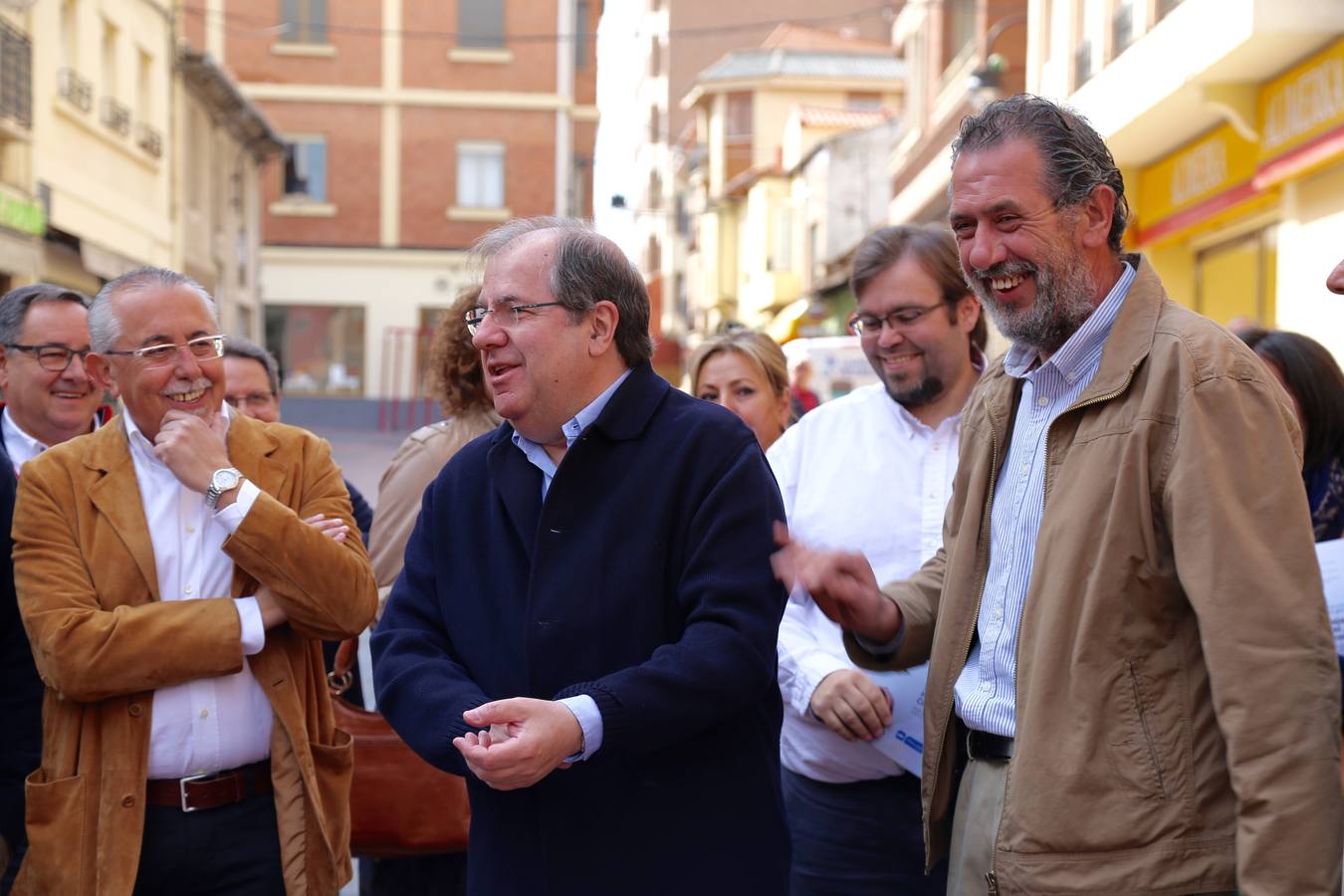El candidato del PP a la Presidencia de la Junta, Juan Vicente Herrera, visita Zamora