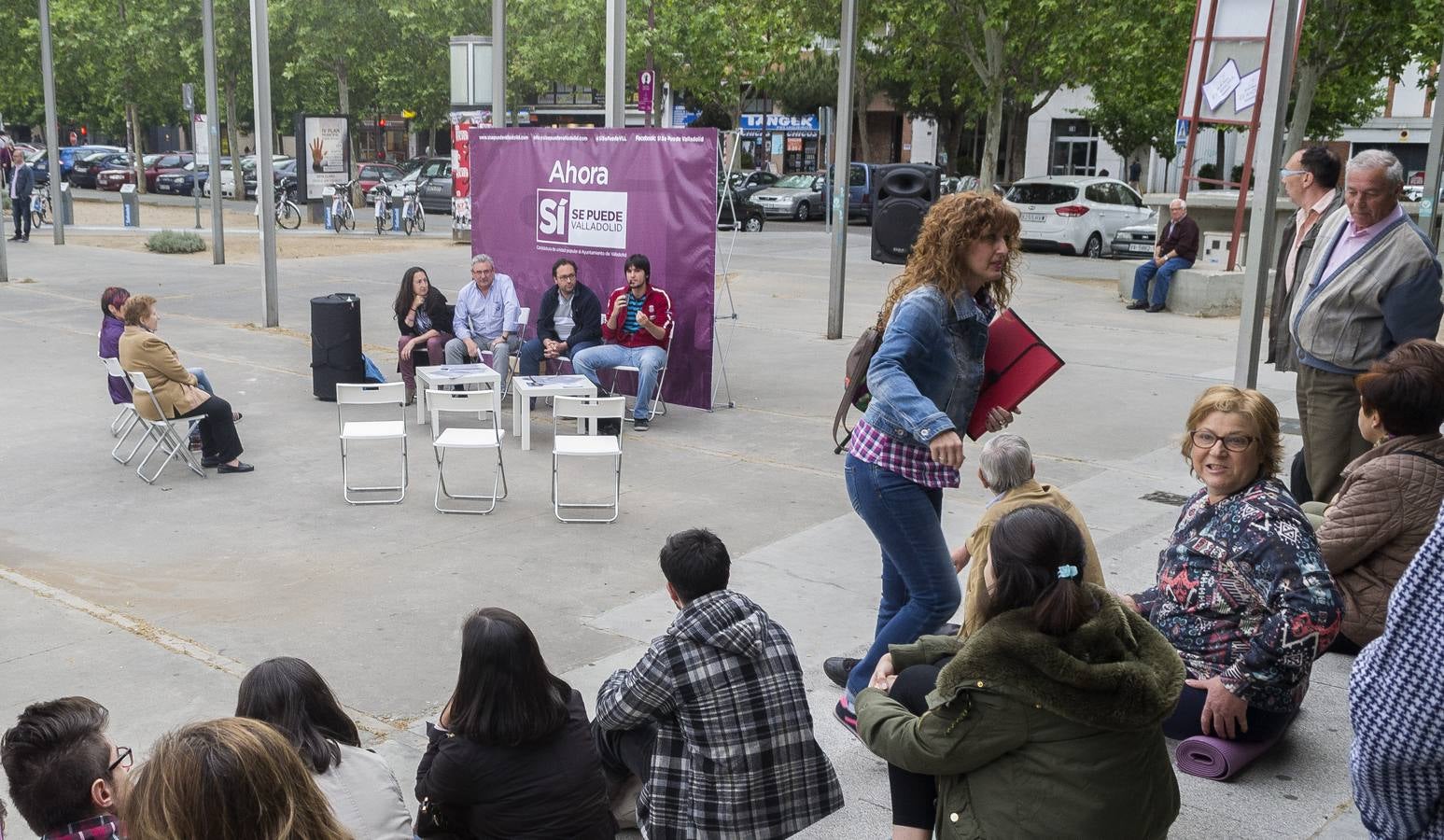 Los candidatos de Sí se Puede exponen sus ideas en Pajarillos.