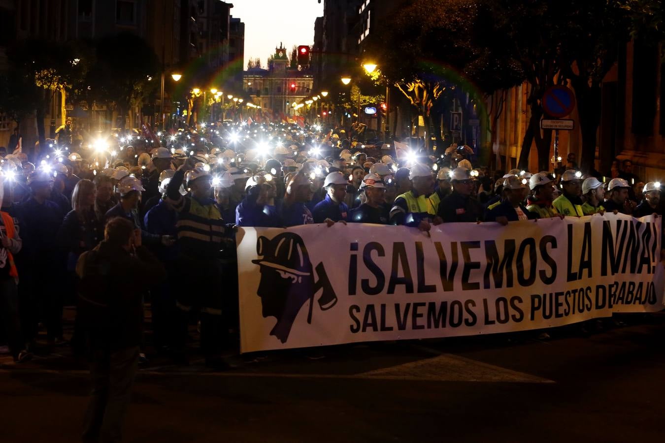 Marcha nocturna de mineros en León para reclamar una solución a la crisis del sector