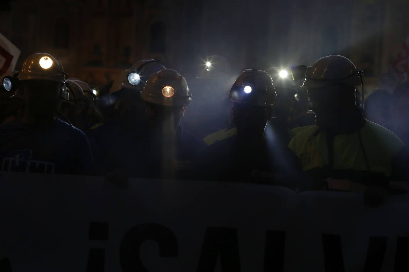 Marcha nocturna de mineros en León para reclamar una solución a la crisis del sector