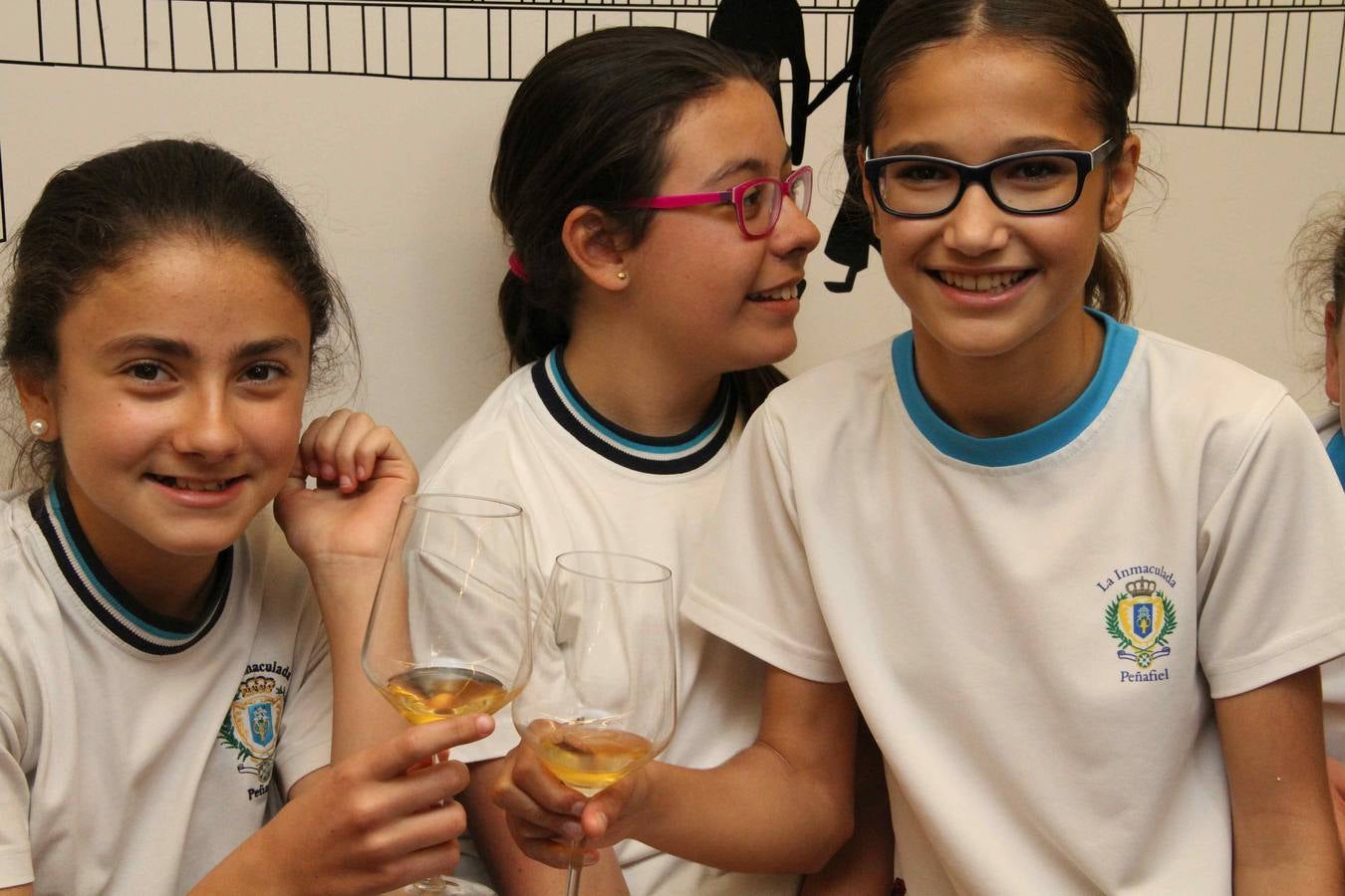 Alumnos de la Inmaculada de Peñafiel participan en un taller de poda en la bodega Cepa 21