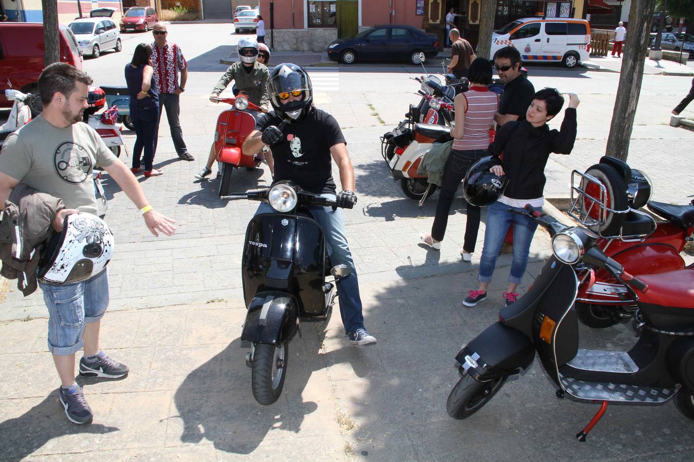 Concentración de motos &#039;Scooter run&#039; en Peñafiel (Valladolid)