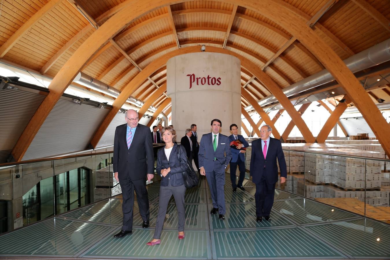 Visita del comisario europeo Phil Hogan a la Bodega de Protos en Peñafiel