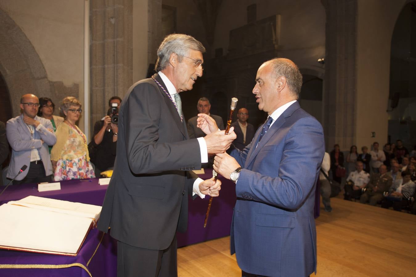 Toma de posesión de José Luis Rivas como nuevo alcalde de Ávila