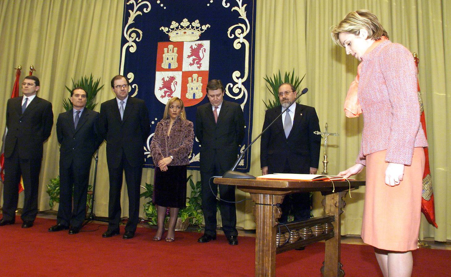 Silvia Clemente Municio toma posesión como consejera de Medio Ambiente, en el nuevo gobierno de Juan Vicente Herrera. 20/03/2001