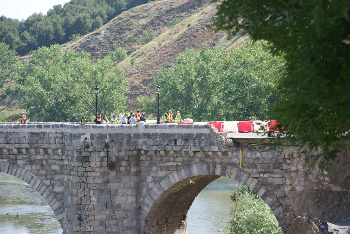 Se derrumba por completo el muro de contención del puente de Cabezón de Pisuerga (2/2)