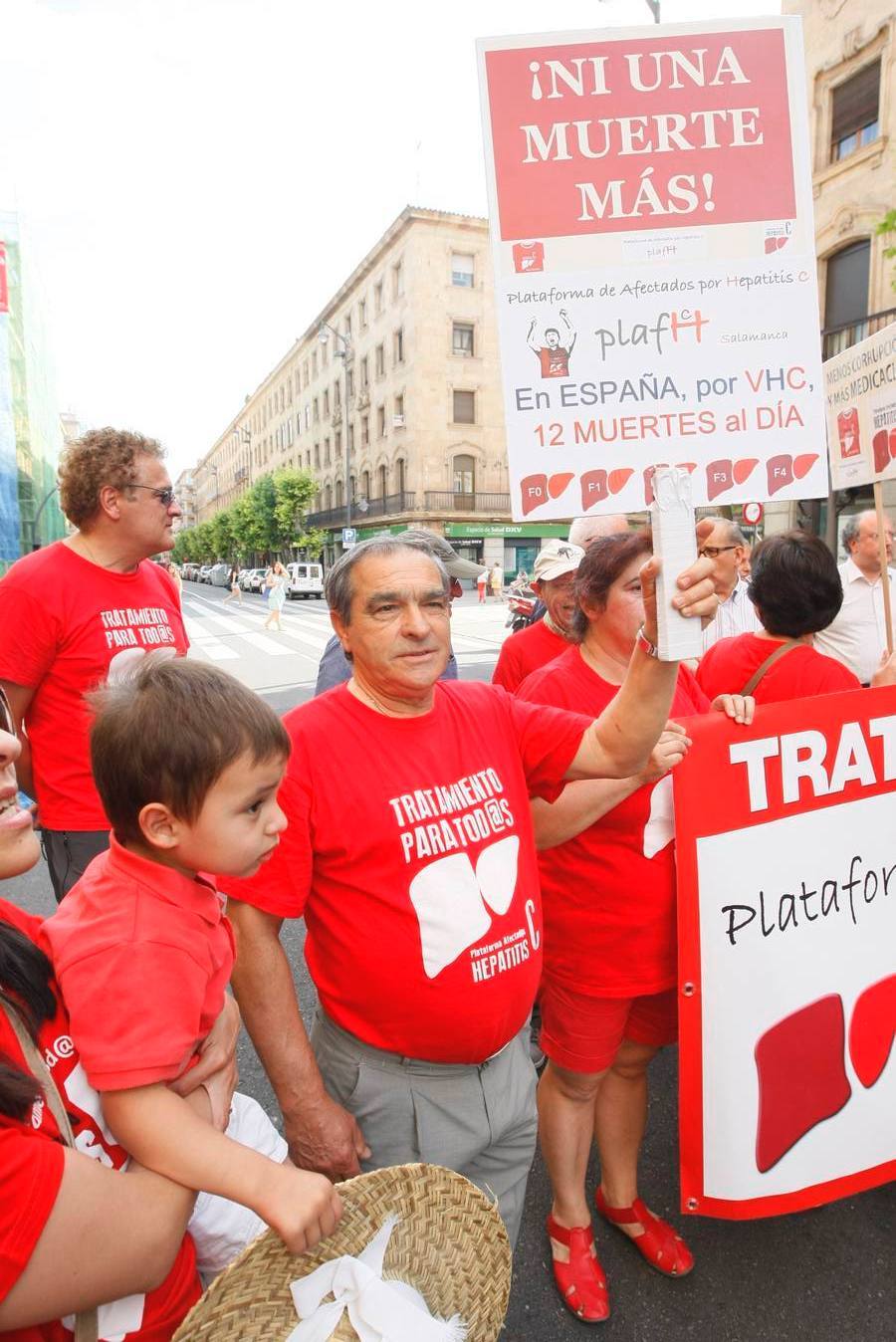 Afectados por la hepatitis C se manifiestan en Salamanca