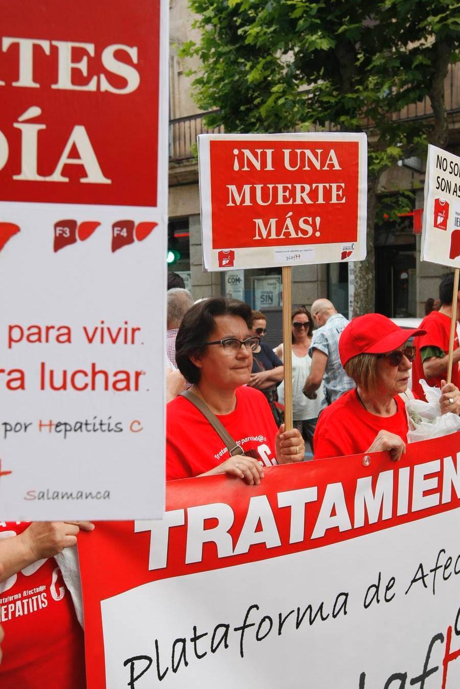 Afectados por la hepatitis C se manifiestan en Salamanca