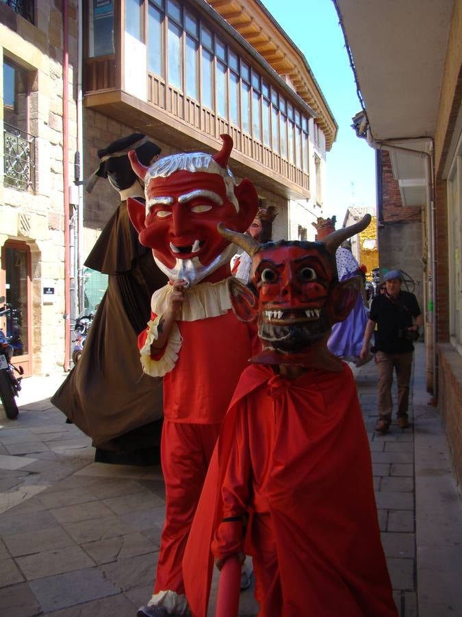 Octavo Encuentro de Gigantes y Cabezudos en Aguilar de Campoo