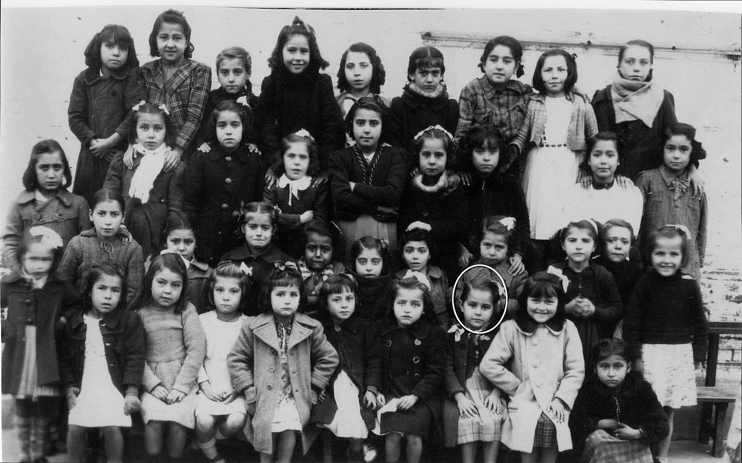 24.09.13 La actriz Lola Herrera, con 7 años, en el colegio de las hermanas de la Cruz de la calle Arca Real de Valladolid.