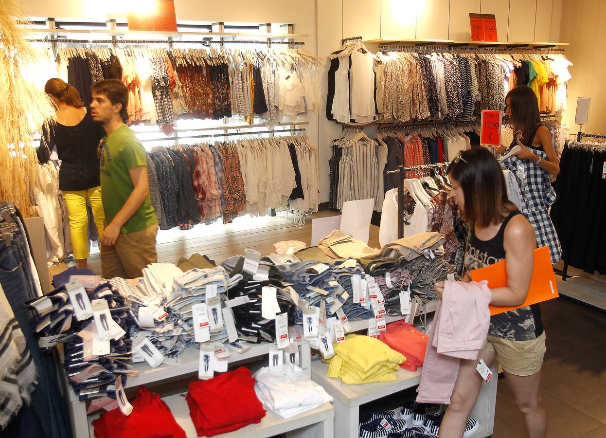 Comienzan las rebajas de verano en Palencia