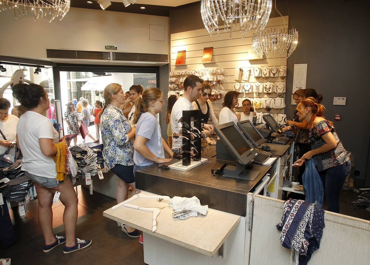 Comienzan las rebajas de verano en Palencia