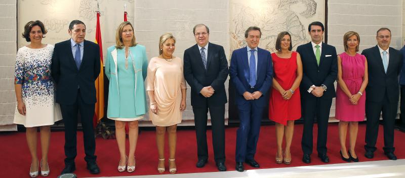 Josefa García Cirac, Antonio María Sáez Aguado, Pilar del Olmo, Rosa Valdeón, Juan Vicente Herrera, José Antonio de Santiago-Juárez, Milagros Marcos, Juan Carlos Suárez-Quiñones, Alicia García y Fernando Rey.