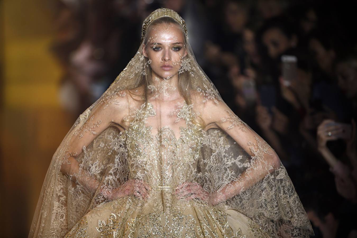 El romanticismo de Elie Saab conquista París