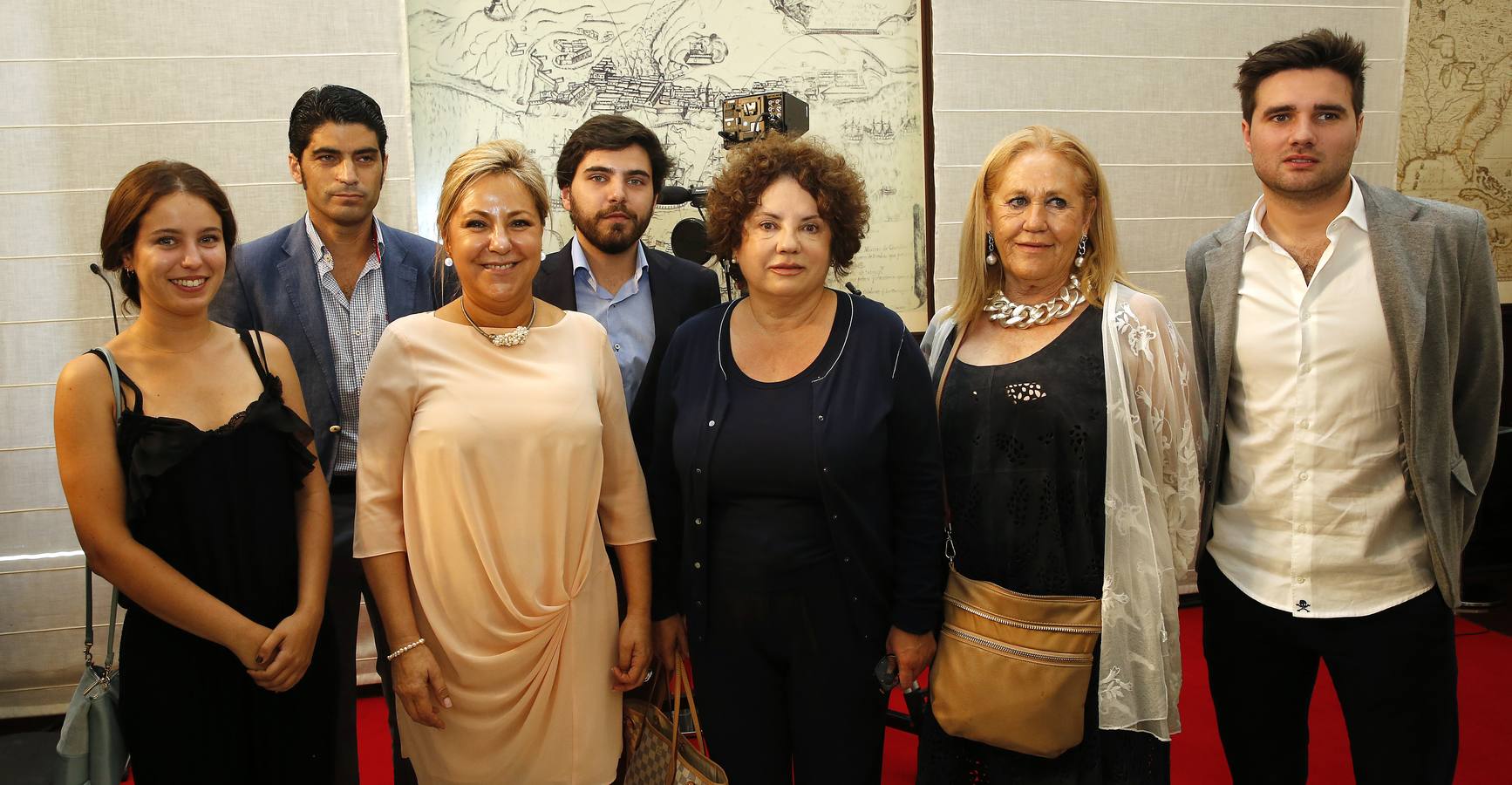 Victoria Lubillo Valdeón, Javier Gómez, Rosa Valdeón, Jaime Lubillo Valdeón, Soledad Sánchez, Graciela de la Peña y Carlos de Francisco.