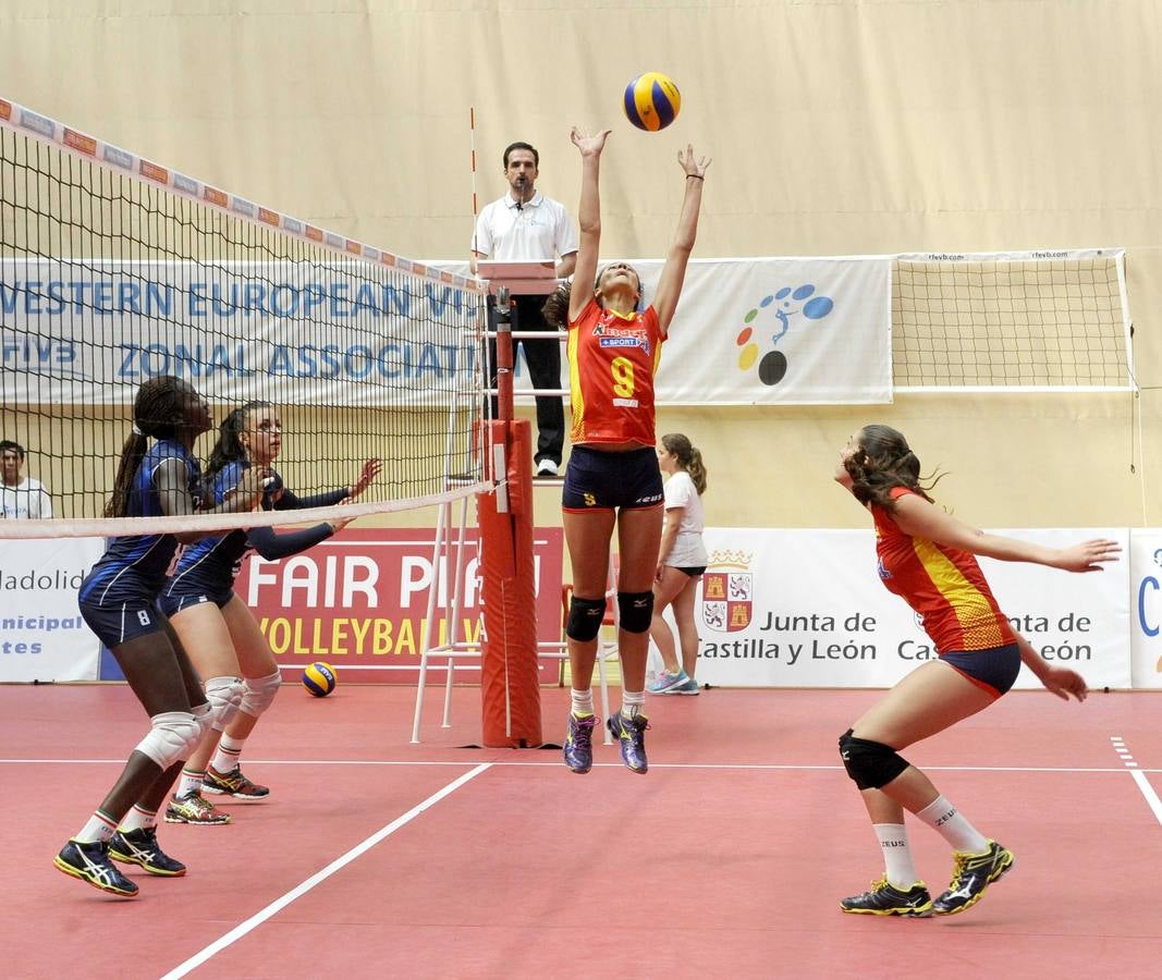 Torneo WEVZA, celebrado en el polideportivo Pisuerga