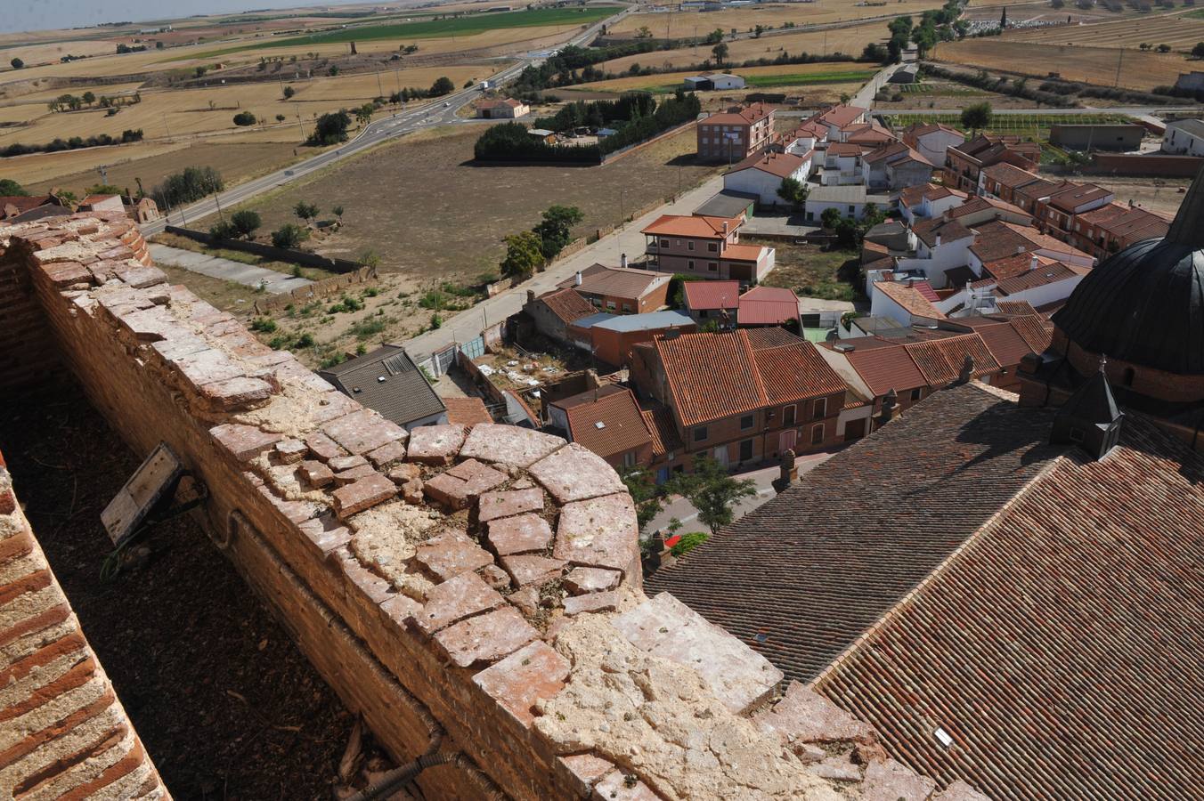 La carcoma se ceba con el artesonado y la torre de la iglesia de Alaejos